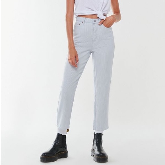 BDG High-Waisted Slim Straight Jean - Picture 3 of 3